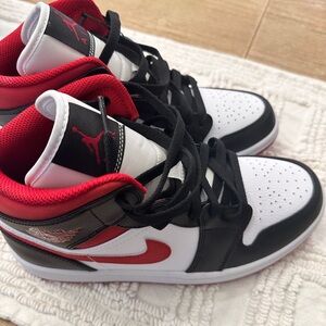 Jordan 1 Mid Gym Red Black White  mens 7 / Womens 8.5